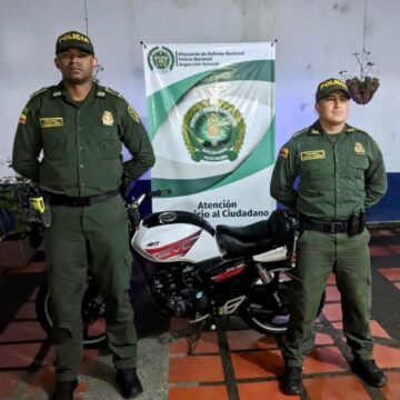 POLICÍA NACIONAL RECUPERA MOTOCICLETA HURTADA