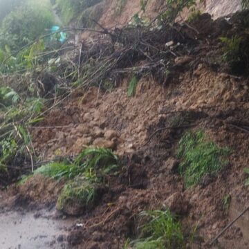 DESLIZAMIENTO DE TIERRA SOBRE VÍA PANAMERICANA EN NARIÑO