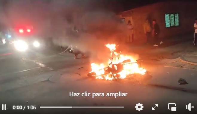 En el barrio Comuneros de Popayán queman una motocicleta que era usada para robar