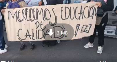 Estudiantes de Cuatro Esquina, El Tambo, protestan por la falta de docentes