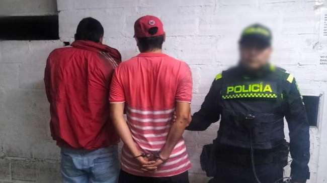 Policía confirmó la captura de dos presuntos delincuentes tras el hurto de celular