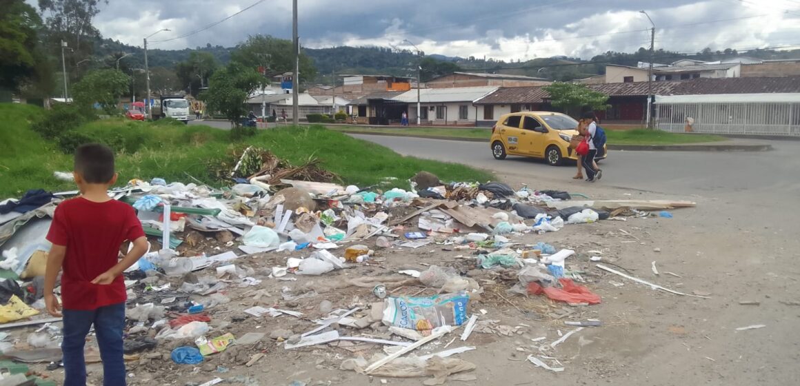 Esta es la calle de Popayán que se convirtió en basurero