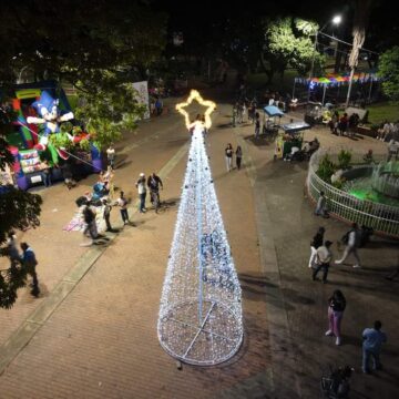 Puerto Tejada: la comunidad construyó su propio alumbrado navideño