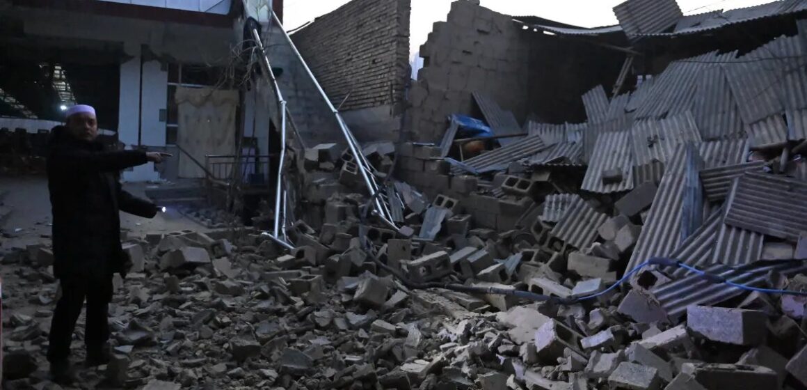 En China continúan las labores para ubicar a sobrevivientes tras terremoto